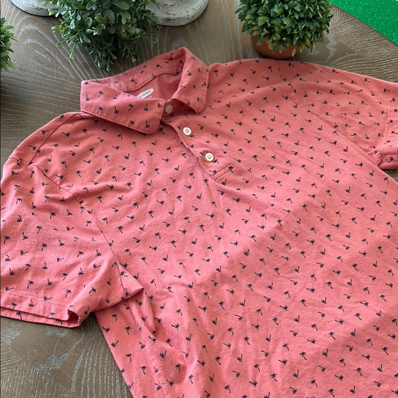 Old Navy Other - Old Navy Coral Polo with Tiny Black Palm Motif